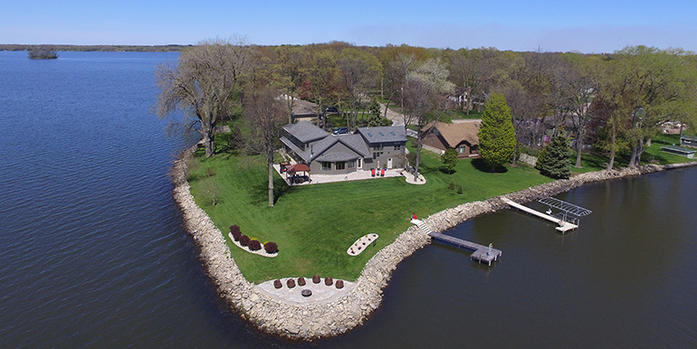 729 Lakeshore Drive - Beaver Dam